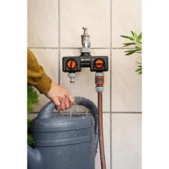 Gardena 2-Weg Waterverdeler 26.5 Mm (G 3/4 Inch) En 33.3 Mm (G 1 Inch) Draad - Slangkoppeling -